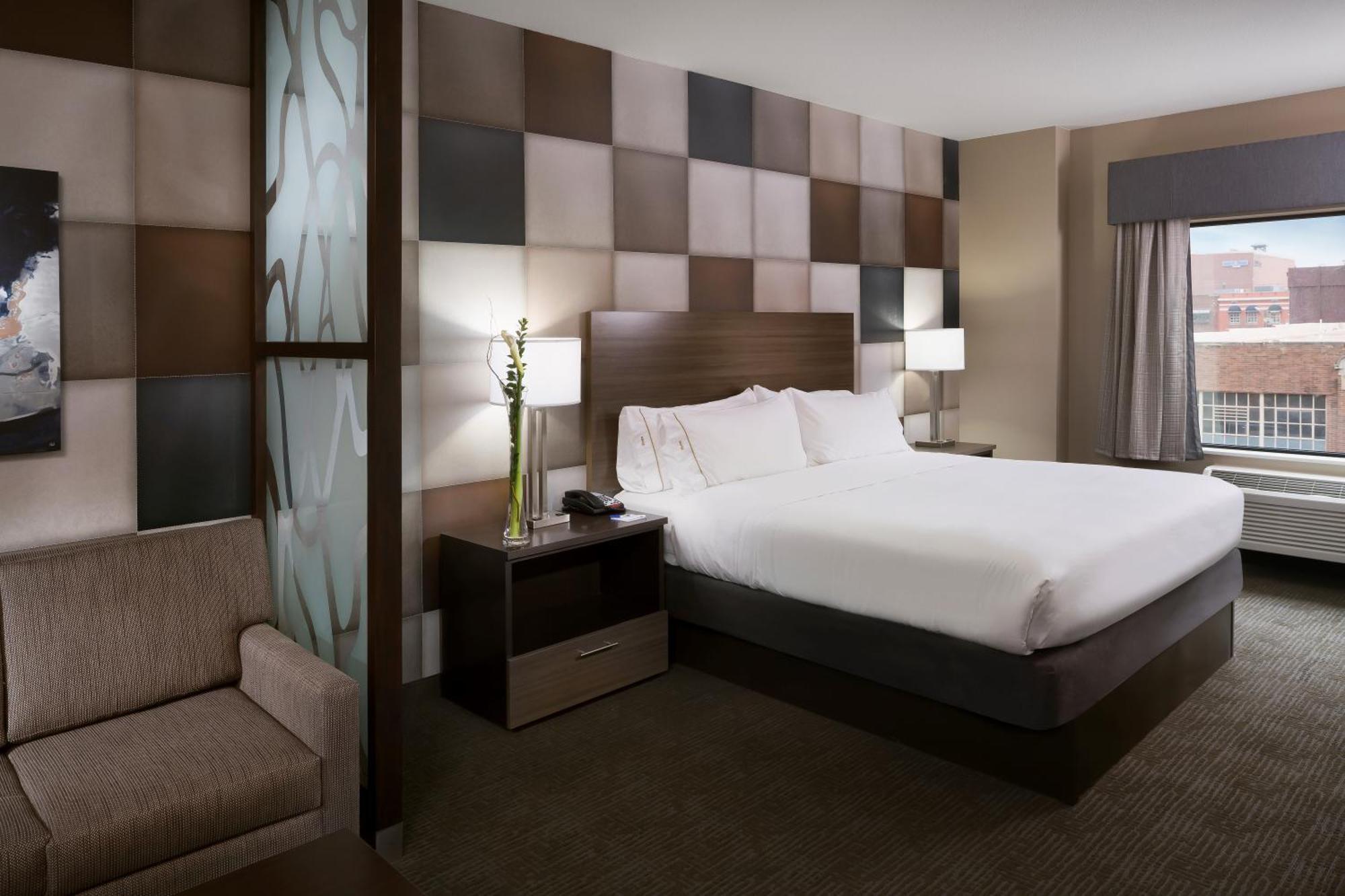 Holiday Inn Express & Suites Oklahoma City Downtown - Bricktown By Ihg Exterior foto